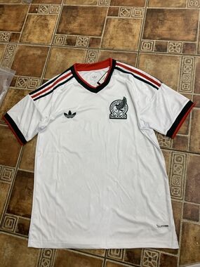 Adidas Mexico 2026 World Cup Jersey Size M